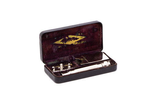 1921-28 Gillette Ball End Old Type Set in Leather Case with Blade Bank