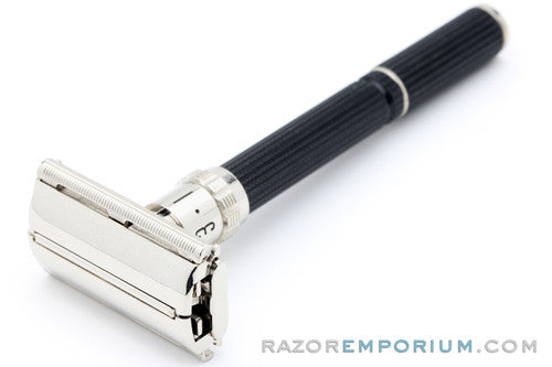 1976 Gillette Super Adjustable Safety Razor in Case W1