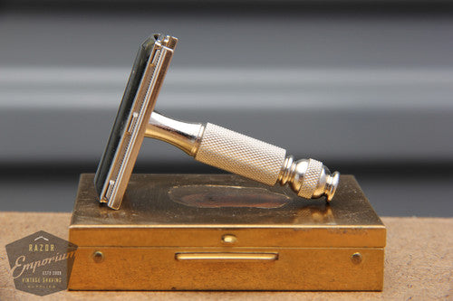 Gillette 1966 Ball End Tech Razor w/ Etched Logo Cap in gold case -L1