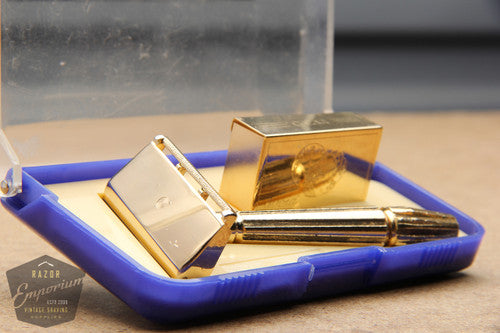 Gem 1940's Micromatic "Bullet Tip" Single Edge Safety Razor in Blue Case