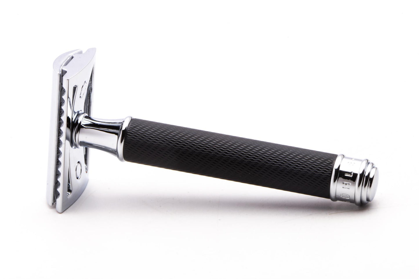 MÜHLE | Traditional Black/Chrome Closed Comb Safety Razor