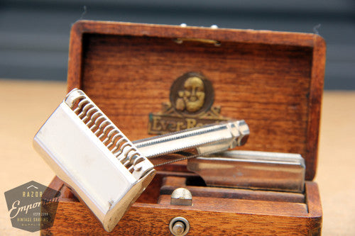 Ever Ready 1912 Style Single Edge Safety Razor in Original Wood Box