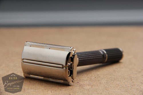 Gillette 1972 Super Adjustable / Super 89 Safety Razor w/ Case S4 - Short Handle