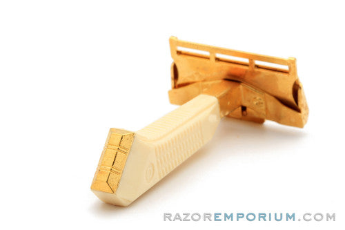 1940's GEM Featherweight Single Edge Razor Cream Bakelite Handle