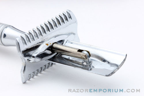 1930's Segal One Piece TTO Razor in Box