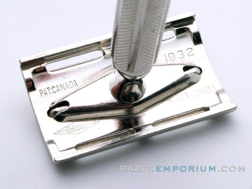 1947-51 Gillette '1932' Thin Handle Tech Safety Razor - Made in Canada