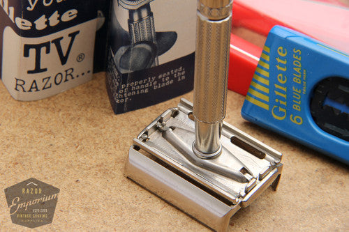 Gillette 1958 TV Super Speed Razor w/ Case - D1