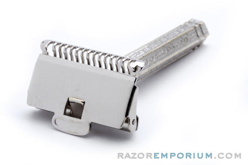 1930s Ever-Ready 1912 Style Chain Single Edge Razor with Mahoganite Box