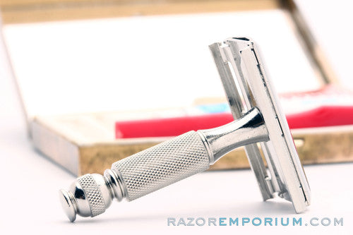 1966 Gillette Travel Tech Safety Razor Set L1