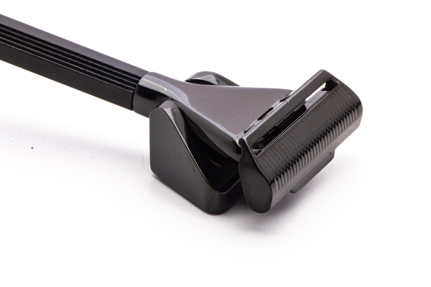 Supply | The Single Edge Max Jet Black Safety Razor