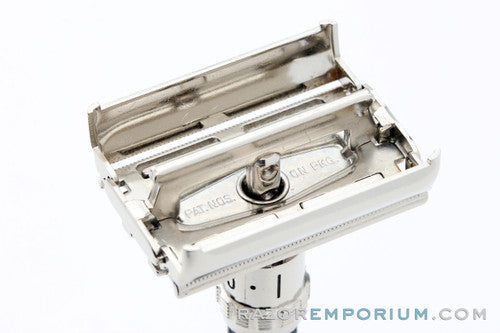 1976 Gillette Super Adjustable Safety Razor in Case W1