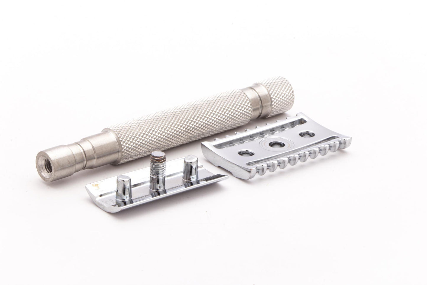 Maggards Razors | Slant Three Piece Double Edge Razor With Extra Open Comb Guard & Cap