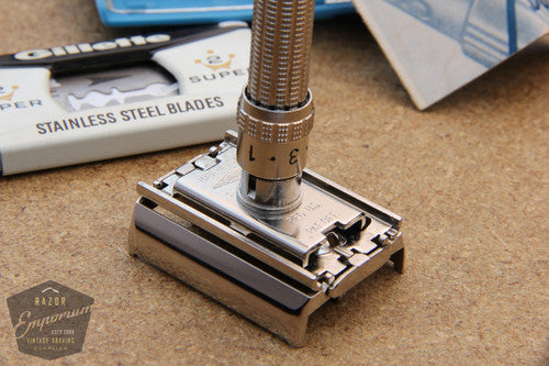 Gillette 1963 Slim Adjustable Safety Razor I1 - Mint