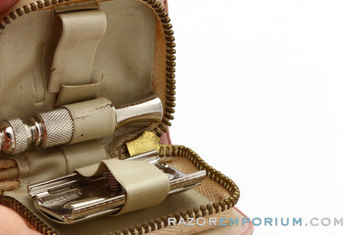 1966 Gillette Tech Travel DE Safety Razor Set L3