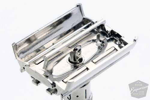 Gillette 1974 Super 109 Adjustable Double Edge Safety Razor