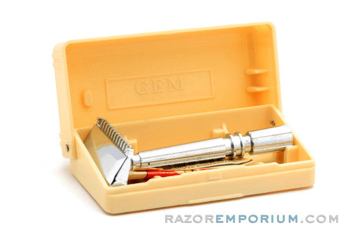 1940's Gem Micromatic SE Safety Razor w/ Cream Bakelite Case - Excellent