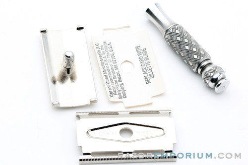 1975 Gillette British Tech Travel DE Safety Razor V1