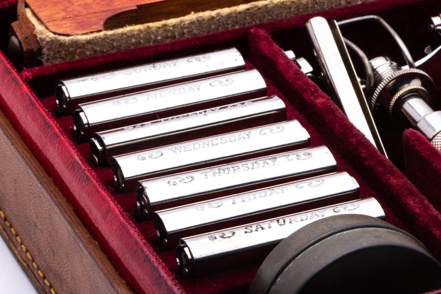 J.A. Henckles 7-Day Model Set Single Edge Safety Razor | Original Condition