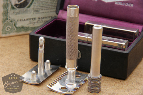 Gillette 1917 Single Ring Old Type Set in Leather Case w/ Blade Banks