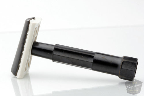 1940's Mulcuto Schrag-Schnitt Slant Razor with Original Packaging