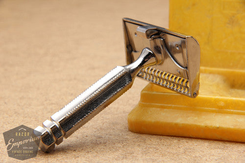 Ever-Ready 1912 Style Single Edge Safety Razor in Yellow Bakelite Snap Case