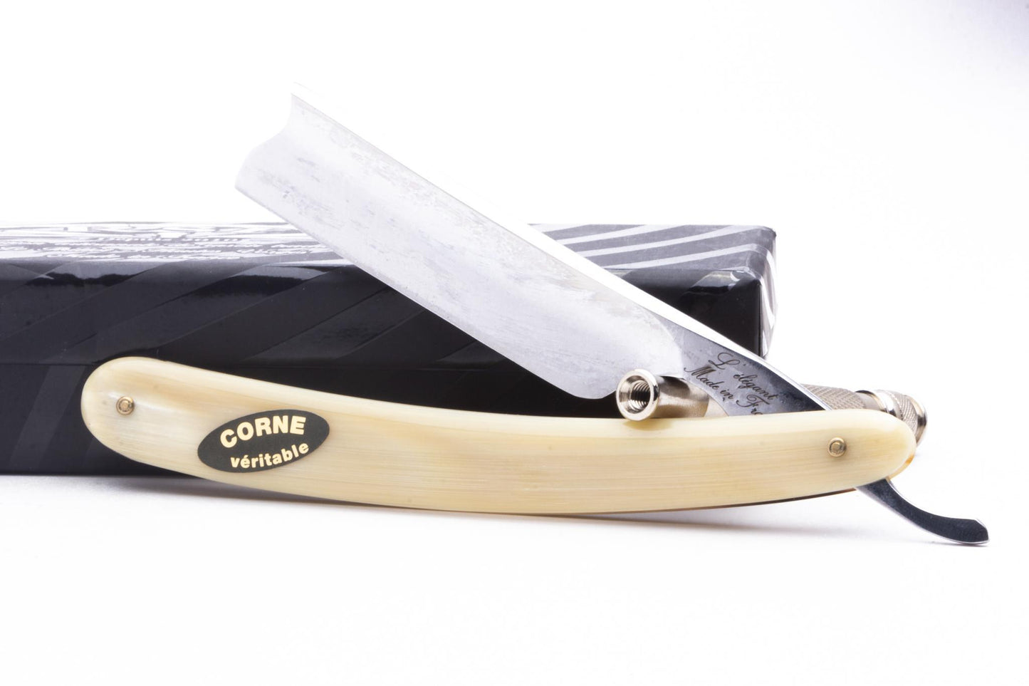 6/8" Ertan The Elegant Carbon Straight Razor | Horn Scales
