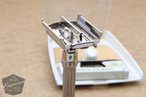 Gillette 1962 Slim Adjustable Safety Razor H2 - Excellent