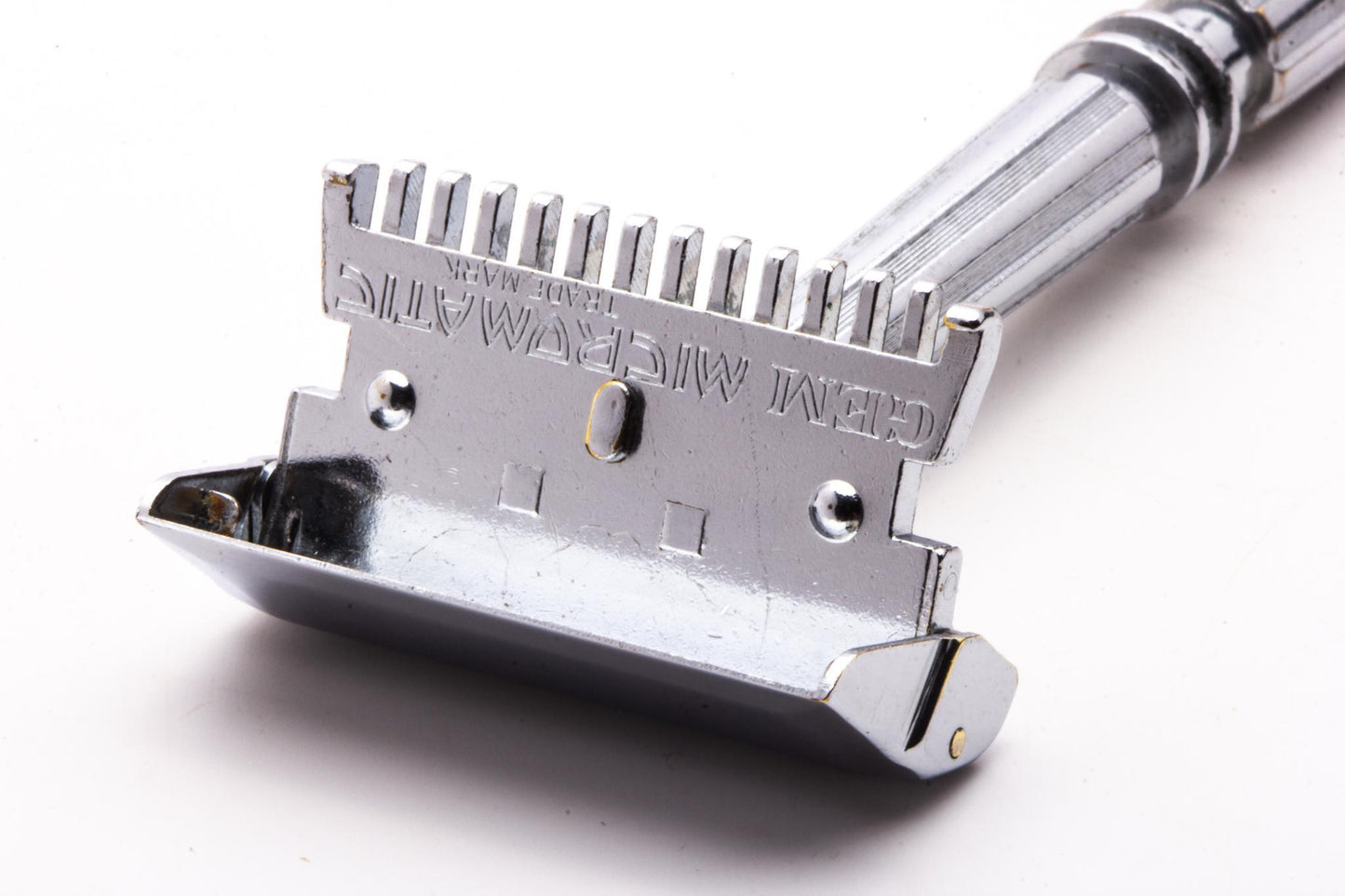 1940's Gem Micromatic Single Edge Open Comb Safety Razor w/ Cream Bakelite Case | Original Condition