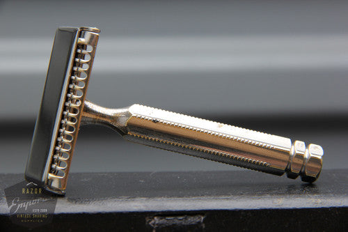 Ever Ready 1912 Style Single Edge Safety Razor in black leather box