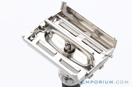 1969 Gillette Super 109 Long Handle Super Adjustable DE Safety Razor 01