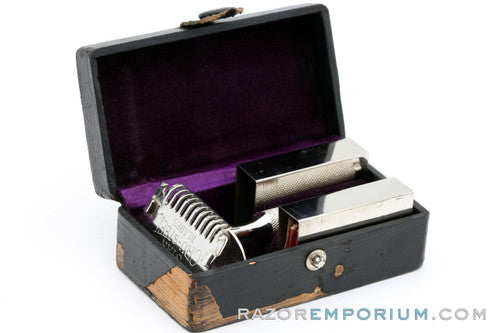 1913-1919 Kampfe Brothers Star Cru-Steel Single Edge Safety Razor w/ Orig. Black Leather Case
