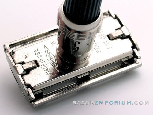 1969 O3 Gillette Super 109 Long Handle Super Adjustable DE Safety Razor