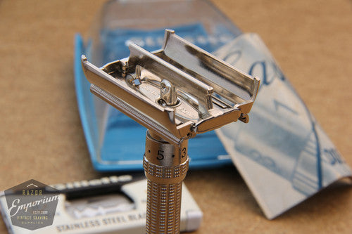 Gillette 1963 Slim Adjustable Safety Razor I1 - Mint