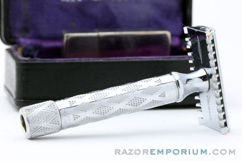 1930's Gillette New Deluxe Criterion Safety Razor Set