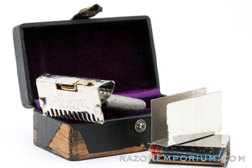 1913-1919 Kampfe Brothers Star Cru-Steel Single Edge Safety Razor w/ Orig. Black Leather Case