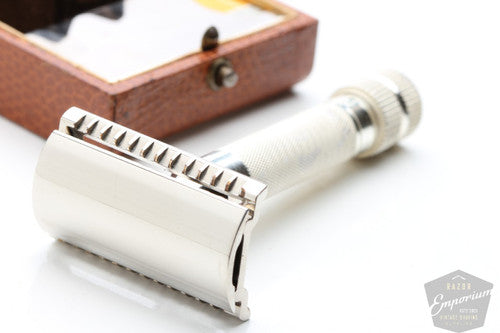 JA Henckels Zwillingswerk Double Edge Safety Razor in Case