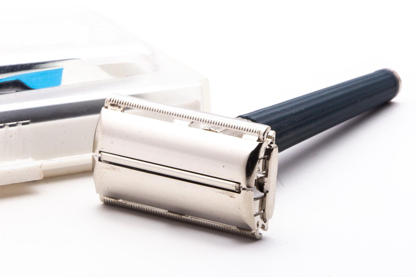 1993 N2 Gillette Slim Twist Knack Blue Handle Double Edge Safety Razor Set | Original Condition