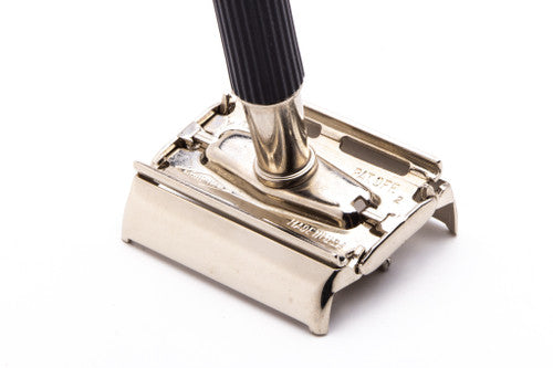 1978 Y2 Gillette Black Handle Flare Tip Super Speed Safety Razor |Original Condition