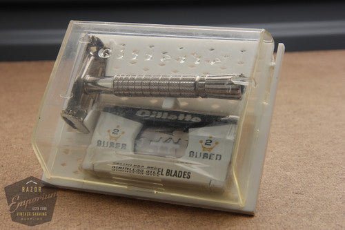 Gillette 1966 Regular Flair Tip Super Speed in White Case