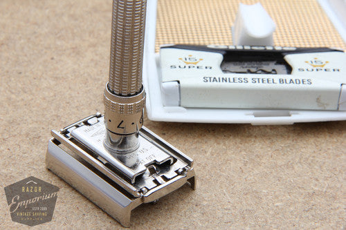 Gillette 1962 Slim Adjustable Safety Razor H2 - Excellent