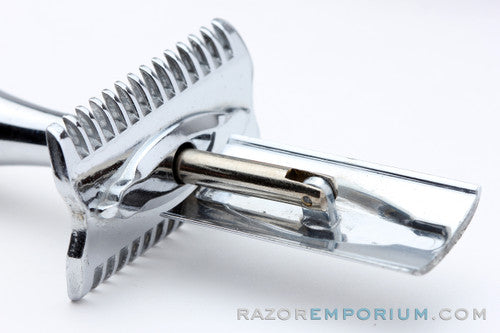 1930's Segal One Piece TTO Razor in Box