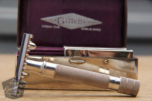 Gillette 1913 Silver Single Ring Old Type Set in Metal Case w/ Blade Banks