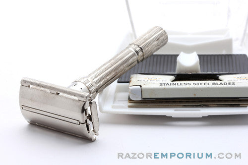 1966 Gillette Slim Adjustable Double Edge Safety Razor Set L1