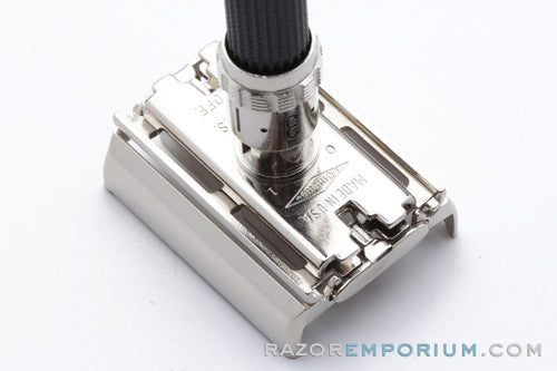 1969 Gillette Super 109 Long Handle Super Adjustable DE Safety Razor 01