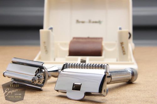 Ever-Ready 1912 British Made Single Edge Safety Razor & Stropper in Cream Bakelite Snap Case