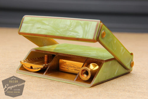 1933 Gillette Milady Decollete DE Safety Razor in Jade Case