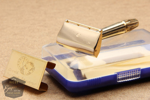 Gem 1940's Micromatic "Bullet Tip" Single Edge Safety Razor in Blue Case