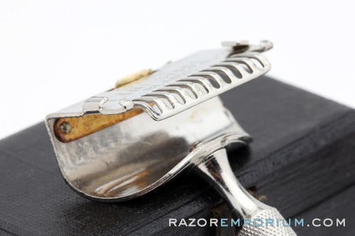 1913-1919 Kampfe Brothers Star Cru-Steel Single Edge Safety Razor w/ Orig. Black Leather Case