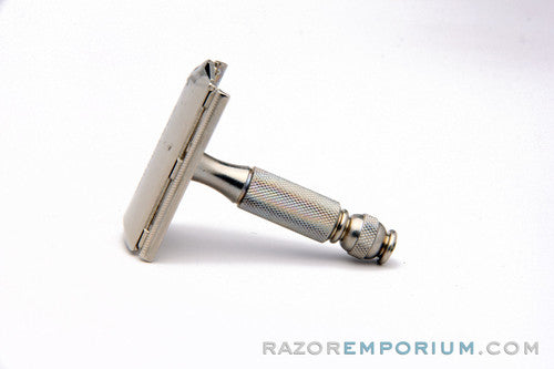 1965 Gillette Travel Tech Razor With Gold Tone Carrying Case - K4