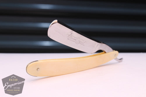 5/8" Wilkinson Special Pall Mall Hollow w/ Celluloid Scales - Wednesday